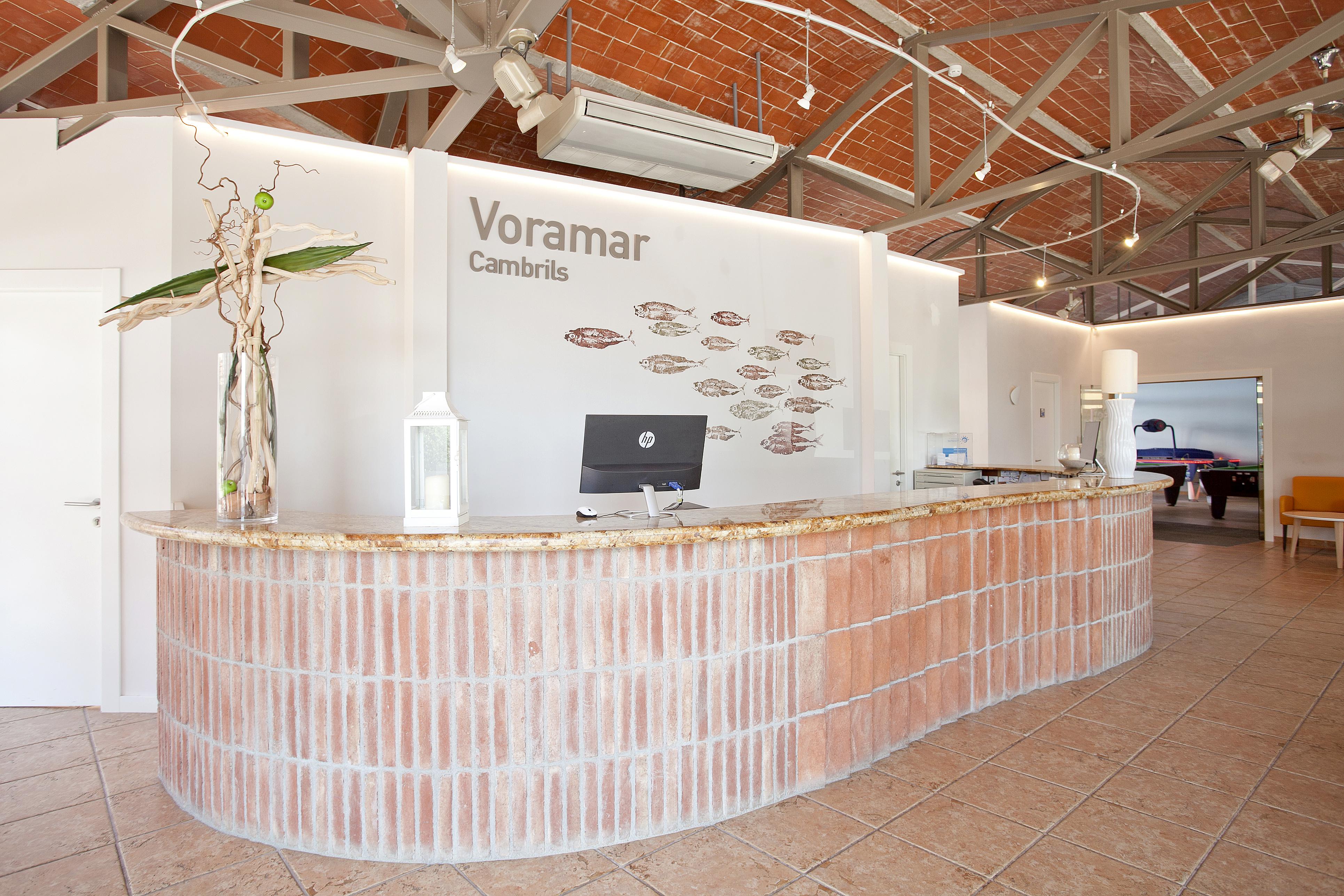 Отель Voramar Камбрильс Экстерьер фото